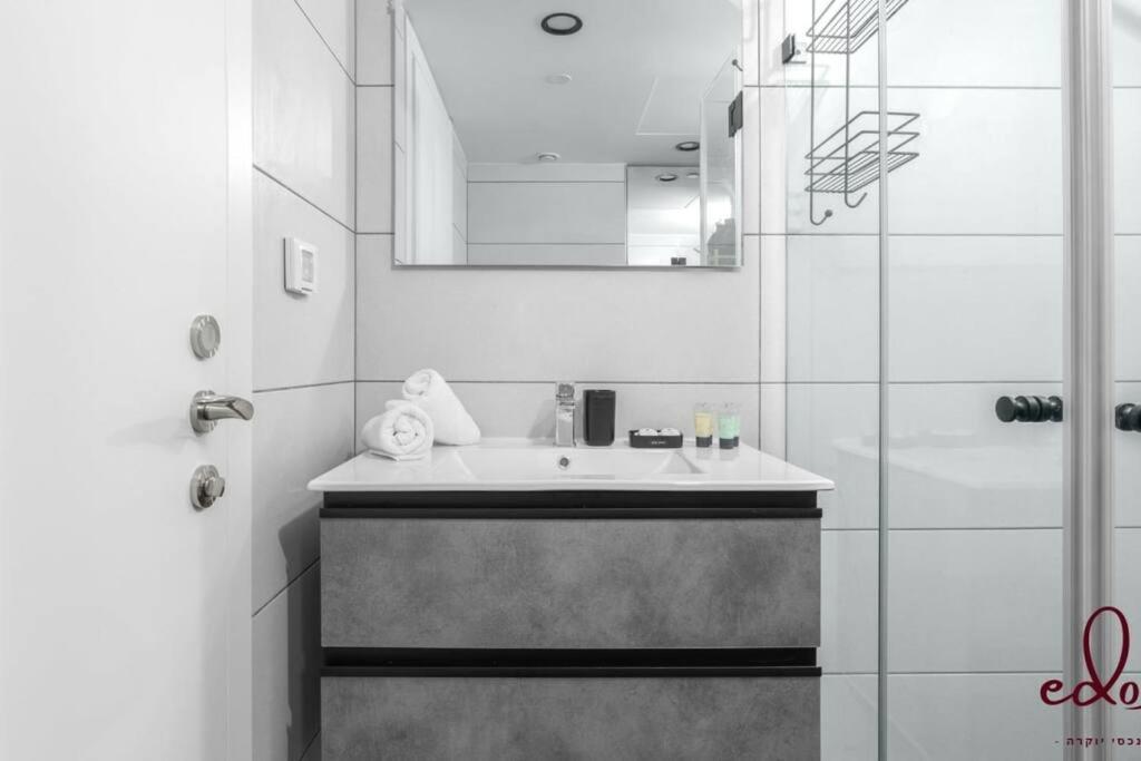 דירה מהממת 50 מטר מהחוף- By Edom Apartment Eilat